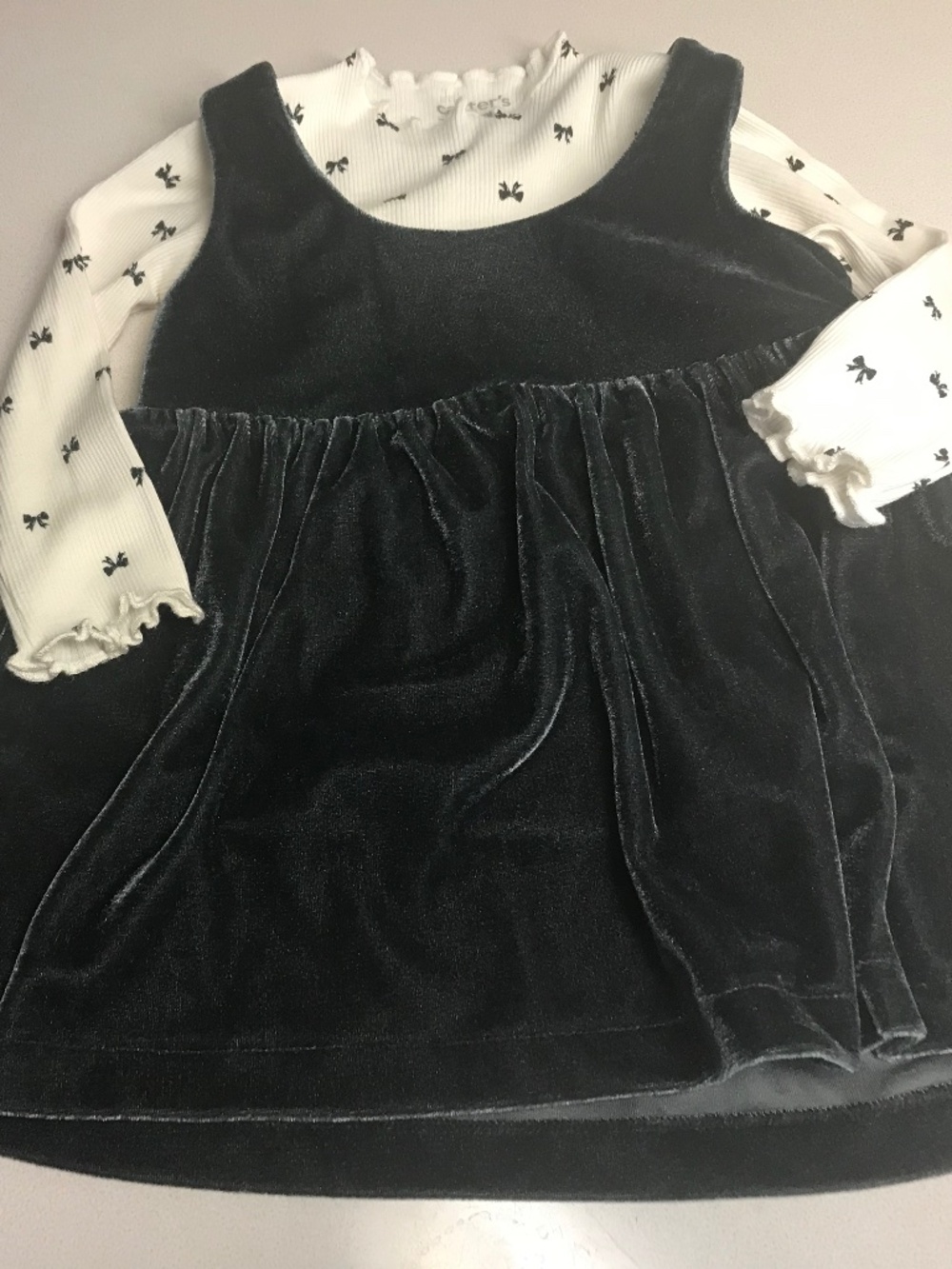 CARTERS GRAY VELVET JUMPER WITH CREAM TOP/BOWS SIZE 12 MONTHS